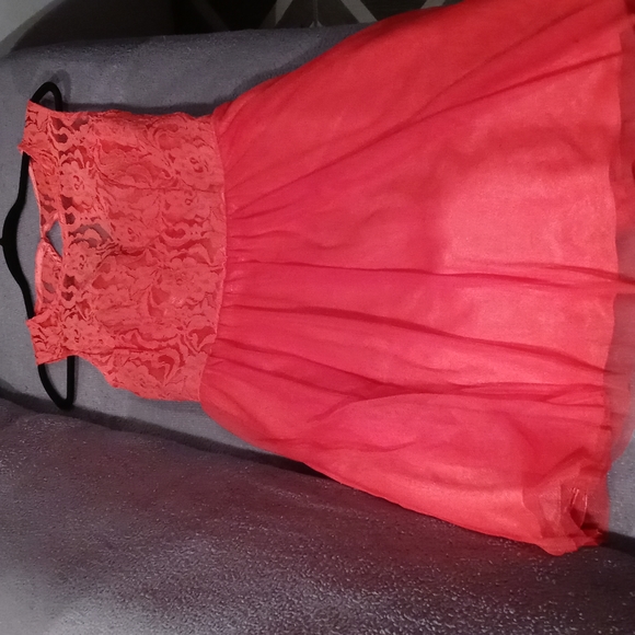 Juno Dress Collection - Picture 2 of 7